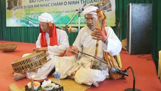 Kích cầu du lịch bằng dân ca, dân vũ