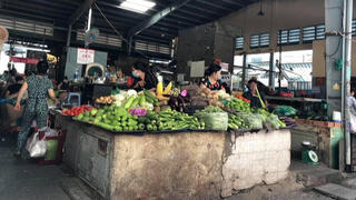 Dân mạng lên án gian thương bán thực phẩm giá 'cắt cổ' ở TP HCM