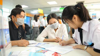 Loạt trường đại học lùi thời gian cho sinh viên nhập học