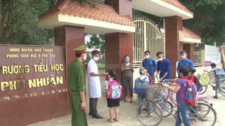 Hai học sinh lớp 1 dương tính với SARS-CoV-2