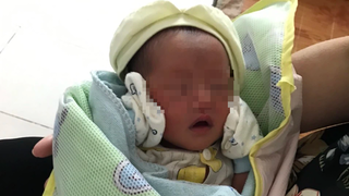Bé gái 2 ngày tuổi bị bỏ trước cửa nhà dân cùng lời xin lỗi của người mẹ