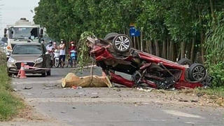Tin giao thông đến sáng 5/10: Xe con bị "vò nát", nam youtuber tử vong; 2 mẹ con tử nạn trên đường từ Bình Dương về quê