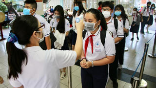 Học sinh TP HCM có thể trở lại trường vào tháng 1/2022