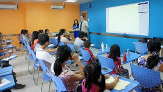 Phụ huynh phản đối, Sở GD&ĐT TP HCM chỉ đạo gì về chương trình tiếng Anh tích hợp?