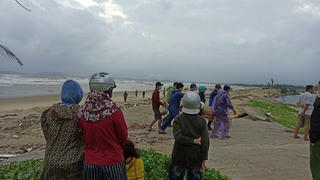 Ba thi thể dạt vào bờ biển Quảng Nam