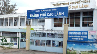 Thầy giáo xin lỗi vụ lộ clip nhạy cảm khi dạy trực tuyến