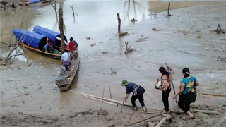 Hành trình “cõng chữ lên non” của giáo viên vùng cao