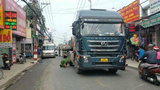 Tin giao thông đến sáng 10/12: Liên tiếp tai nạn xe đầu kéo, 2 người tử vong; tìm tài xế gây tai nạn khiến 2 người thiệt mạng