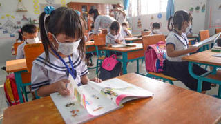 Phụ huynh băn khoăn, Bộ 'quyết' học sinh lớp 1, 2 có thể thi học kỳ trực tuyến