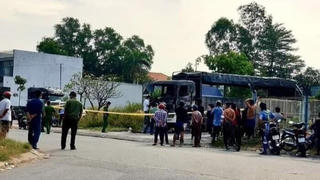 Phát hiện 1 thi thể cháy đen trong cabin xe tải