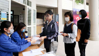 Nhiều trường Đại học ở TP HCM cho sinh viên đến trường sau Tết
