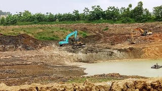 Khai thác đất làm gạch, một cá nhân bị xử phạt 168 triệu đồng
