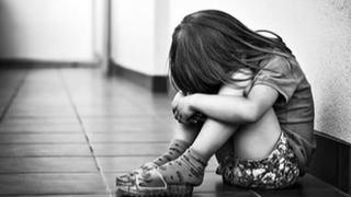 Bé gái 9 tuổi nghi bị 'chị dâu' bạo hành