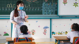 Giáo viên TP HCM nhận quà Tết 1,5 triệu đồng/người