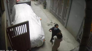 Kỷ luật vụ phó 'vung tay' vào mặt hàng xóm