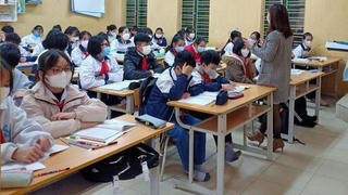 Loạt trường đại học, địa phương cho học sinh học trực tuyến