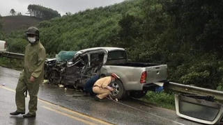 Tin giao thông đến sáng 24/3: Băng qua đường sắt, nam thanh niên thiệt mạng; Xe chở điều tuột dốc lật nghiêng khiến 2 người tử vong