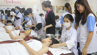 Cao đẳng Y Hà Nội ưu tiên tuyển ngành chăm sóc sắc đẹp