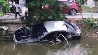 Chủ tịch Hội Nông dân xã tử vong khi ô tô lao xuống mương