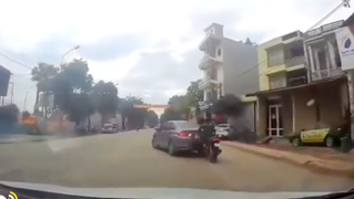 Tin giao thông đến sáng 12/5: Tai nạn 'từ trên trời rơi xuống'; Ô tô lùi ra giữa đường, tài xế xe máy tránh không kịp