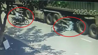 Tin giao thông đến sáng 22/5: Cô gái thoát chết thần kỳ dưới bánh xe tải; Tông vào đuôi xe tải đang dừng, 2 người thiệt mạng