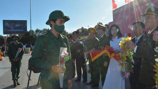 Thanh niên Lâm Đồng hăng hái lên đường nhập ngũ