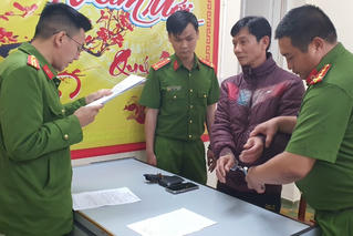 Bắt giam Phó giám đốc và 2 nhân viên khu du lịch làng Cù Lần
