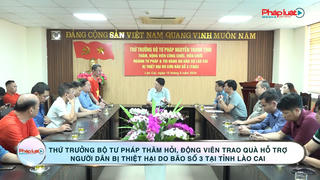 Thứ trưởng Bộ Tư pháp thăm hỏi, động viên trao quà hỗ trợ người dân bị thiệt hại do bão số 3 tại tỉnh Lào Cai