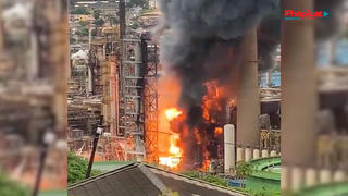 Nổ nhà máy lọc dầu lớn thứ 2 Nam Phi