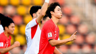 U23 Hàn Quốc vào bán kết, cổ động viên Hàn khóc như mưa