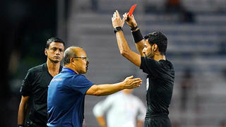 HLV Park Hang Seo bị cấm 4 trận, phạt 5.000 USD