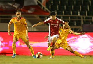 Cầu thủ Việt lận đận 'khắc tên' trên 'sân ngoại'