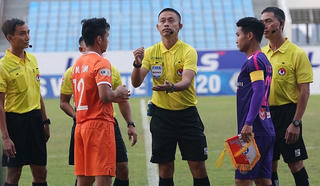 Trưởng ban Trọng tài mong cầu thủ và công chúng hiểu sức ép của người cầm còi