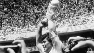 Thế giới tiếc thương Maradona
