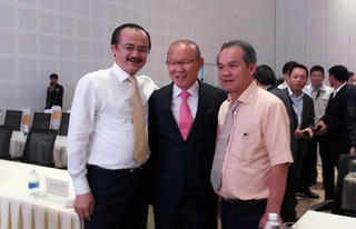 Tại sao các ông bầu bỏ bóng đá?