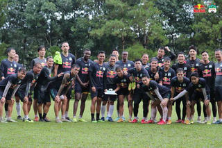 Lùi V.League sang 2022, CLB kêu trời 