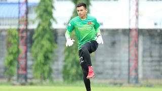 Thủ môn Phạm Văn Cường bất ngờ được triệu tập 