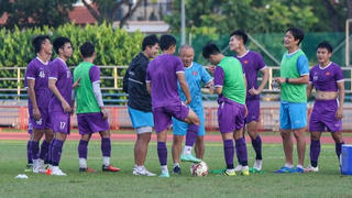 Đội tuyển Việt Nam tập nhẹ