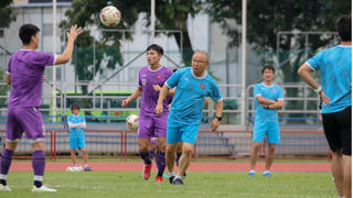 Thầy Park đề ra phương án cho trận bán kết