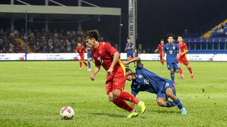 HLV Thái Lan khâm phục tinh thần thi đấu của U23 Việt Nam