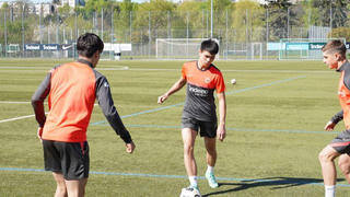 Hai ngôi sao U17 Việt Nam được CLB Eintracht Frankfurt chọn lựa 