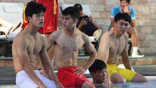  Trai trẻ U23 Việt Nam khoe body hấp dẫn