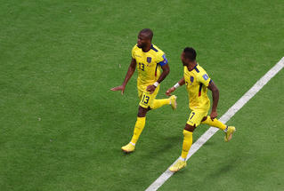  Ecuador thắng đội chủ nhà 2-0