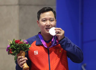 ASIAD19: Xạ thủ Ngô Hữu Vương xuất sắc giành HCB 