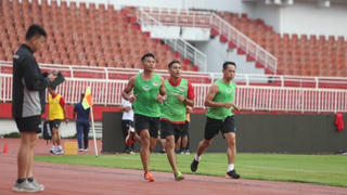 Các trọng tài đủ thể lực chuẩn bị cho V.League 2023/24
