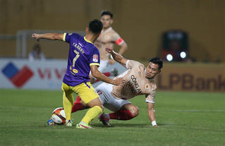 Sân Hàng Đẫy đón hơn 12 ngàn khán giả trong trận "debry" thủ đô