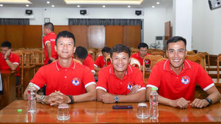 Nhiều cựu cầu thủ hoàn thành khoá học HLV hạng A của AFC