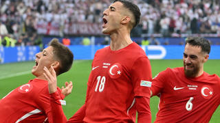 Thổ Nhĩ Kỳ- Áo: Cuộc chơi cân bằng