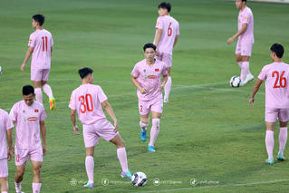 Tiền đạo trẻ Nguyễn Đình Bắc muốn cạnh tranh vị trí với Tiến Linh, Văn Quyết