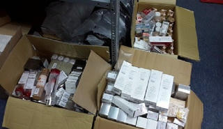 Phát hiện hàng loạt mỹ phẩm Kanebo “hết đát” được bày bán công khai